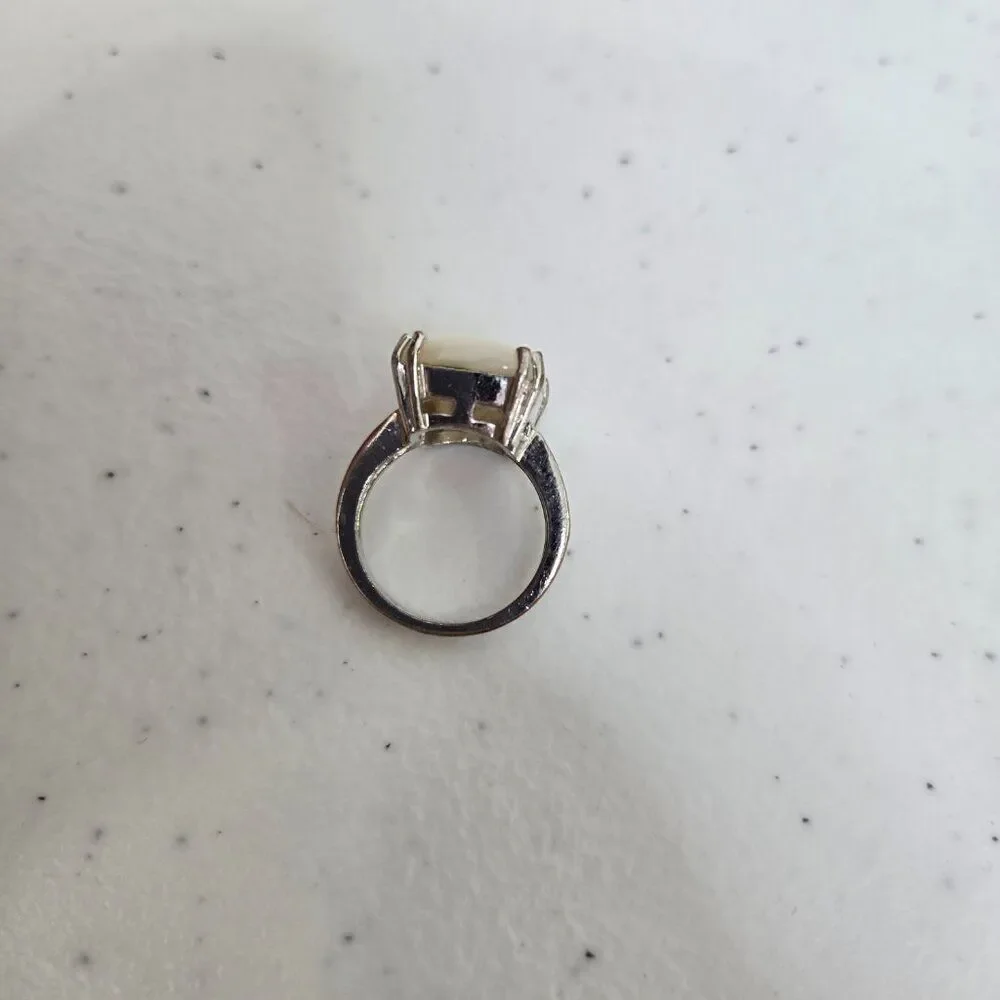 Moonstone Look Ring Size 6 Silver Tone‎ Rhinestone Costume Big Cocktail